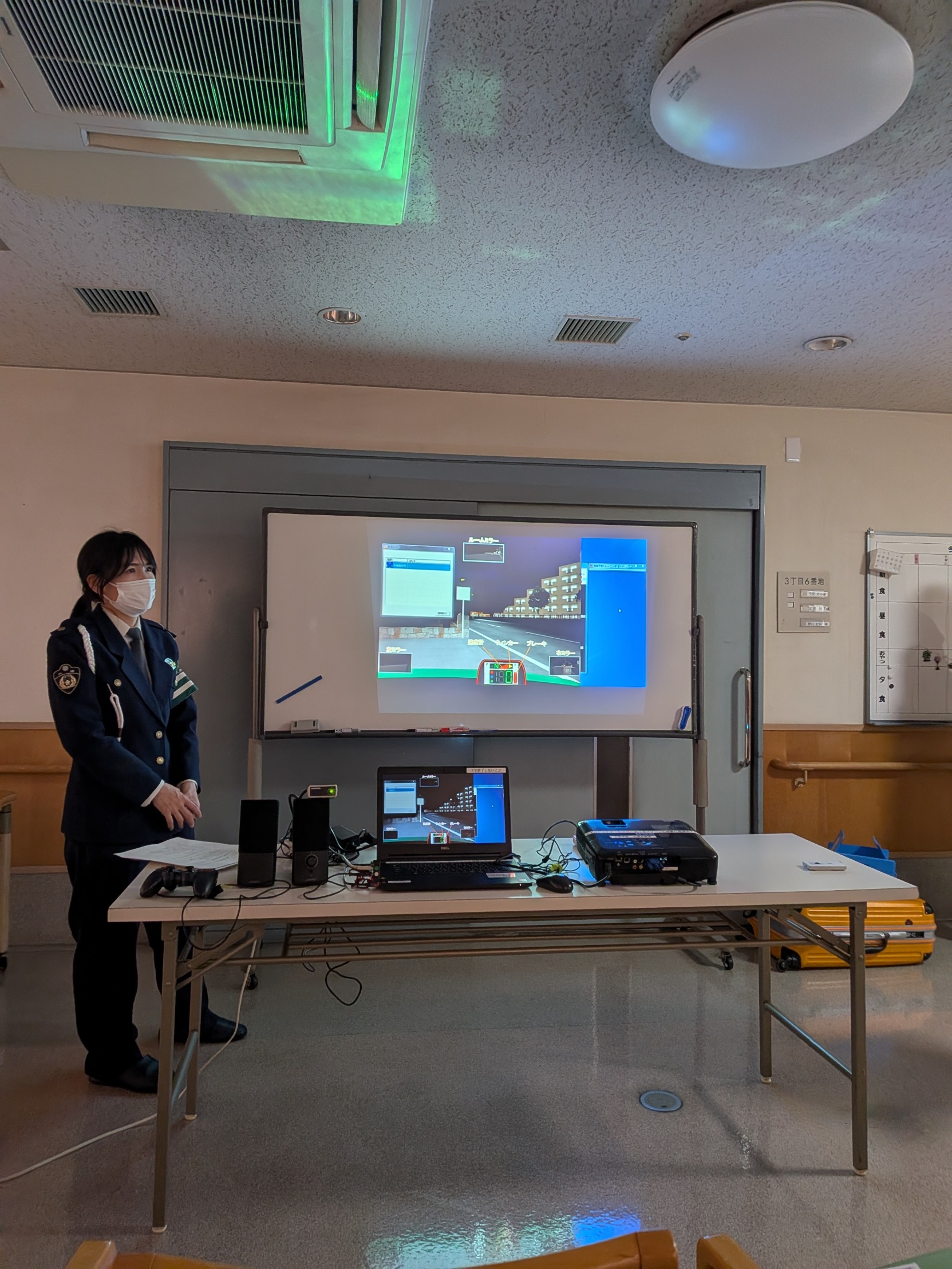 施設内で安全運転研修を行いました。